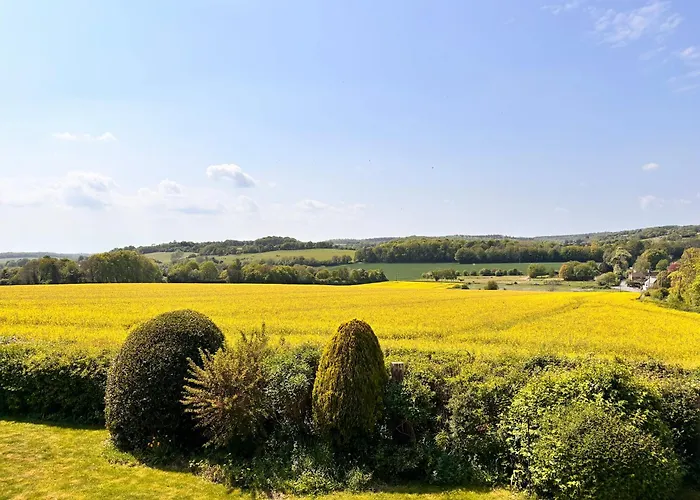 Cosy Countryside Cottage In An Area Of Outstanding Natural Beauty
