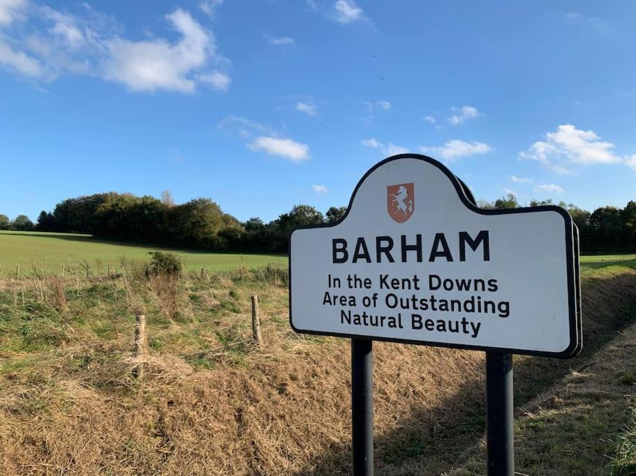 Cosy Countryside In An Area Of Outstanding Natural Beauty *